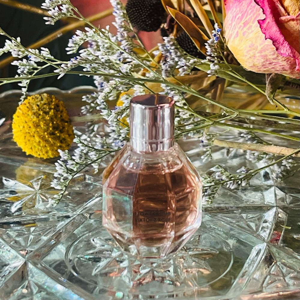 NEW (Without Box) Viktor & Rolf Flower Bomb Travel Mini Size 7ml .24 FLOWERBOMB